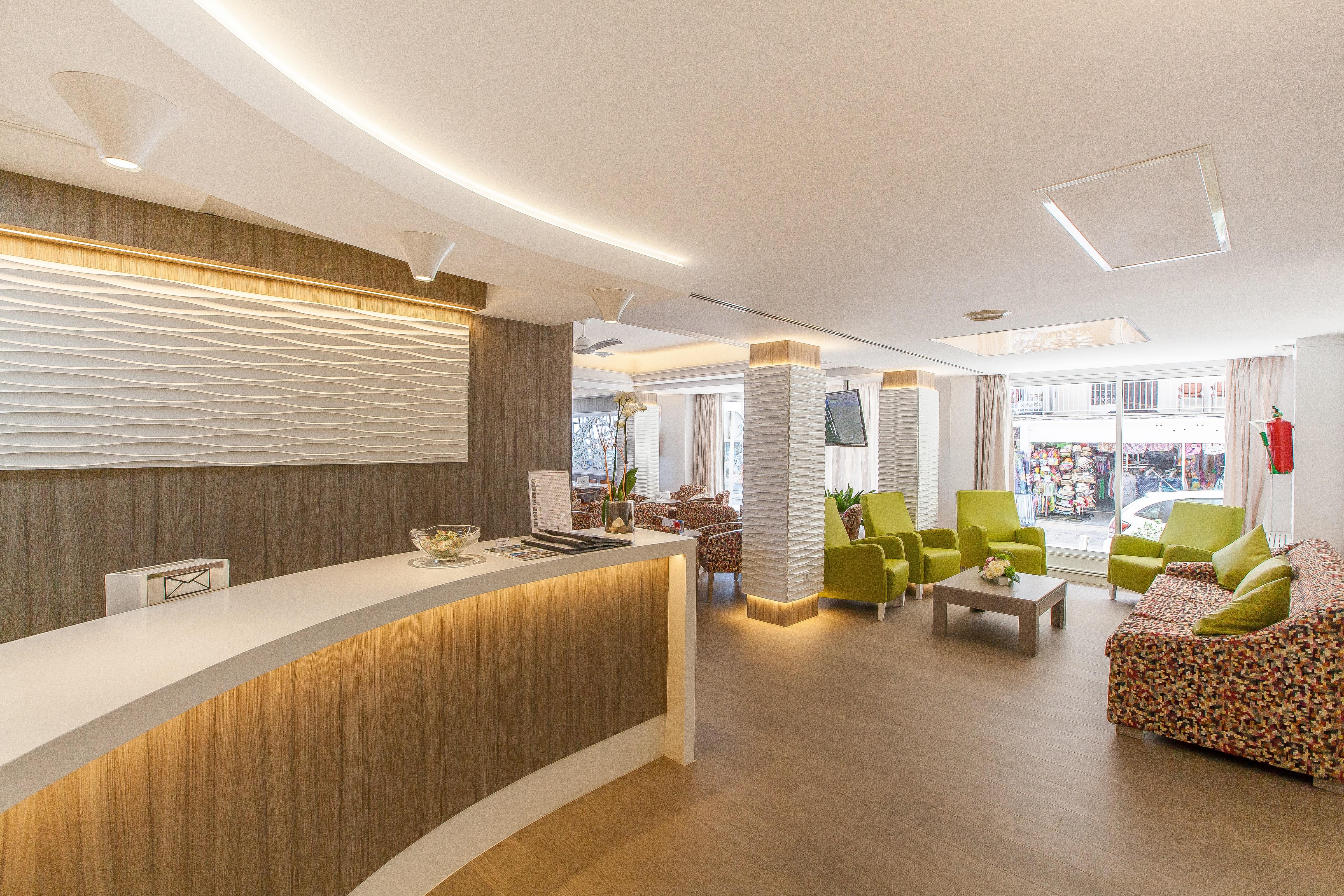 Hotel Voramar Кала-Мільор Екстер'єр фото